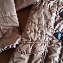 フード取り外し可能 ダウンコート ショート丈 GUかユニクロですの画像