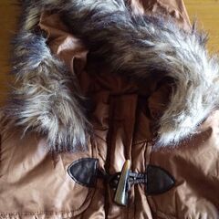 フード取り外し可能 ダウンコート ショート丈 GUかユニクロですの画像