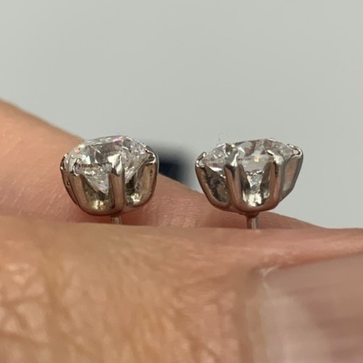 Pt900 プラチナ900 ダイヤモンドピアス　0.6g 0.5ct 0.5ct