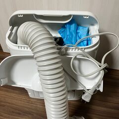 三菱電機 布団乾燥機 ふとん乾燥機 ホワイト AD-W50-Wの画像