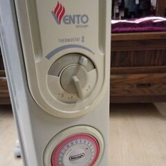 美品  デロンギ オイルヒーター 電気 ストーブ 羽無しタイプの画像