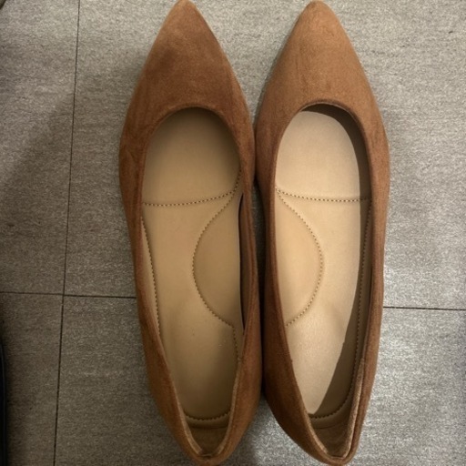ローヒールパンプス