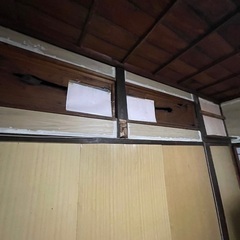 古民家の土壁にクロスを貼る