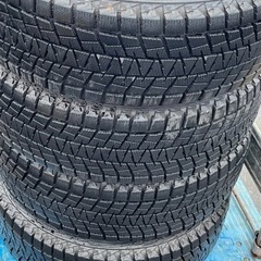 バリ山　スタッドレスタイヤ　NISSAN 215/60R17   5穴