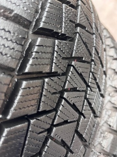 バリ山　スタッドレスタイヤ　NISSAN 215/60R17   5穴