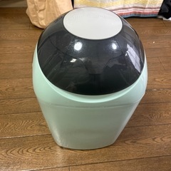 オムツ用ゴミ箱 Combi