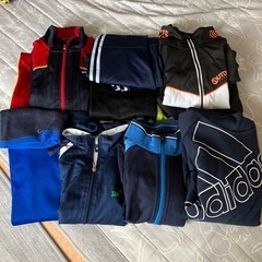 子ども服　主にジャージ　上下セットもあり　150〜160