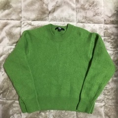 ユニクロ　プレミアムラムクルーネックセーター①の画像