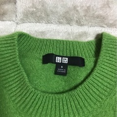 ユニクロ　プレミアムラムクルーネックセーター①の画像