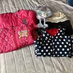 子ども服　女の子冬用ジャンパー　100〜110