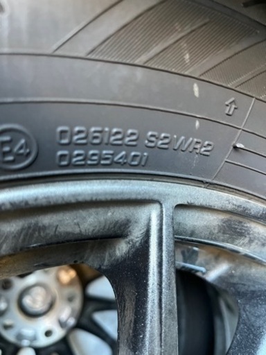 お値下げ中！エスクワィア　スタッドレス　1シーズンのみ使用
