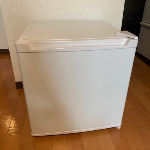 美品　2021年製　冷蔵庫　1ドア　寝室用　PRC-B051D-W