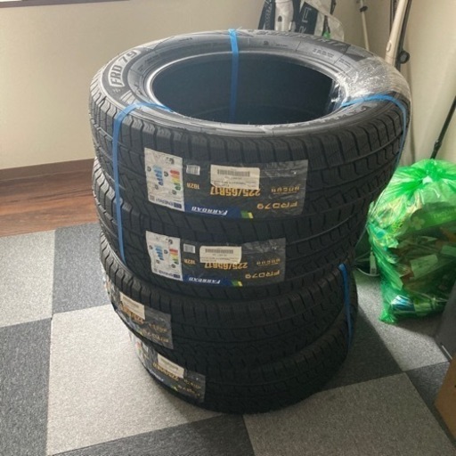 スタッドレスタイヤ　225/65r17 4本セット　新品