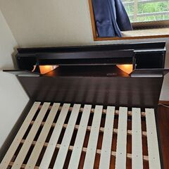 ダブルベッドの画像