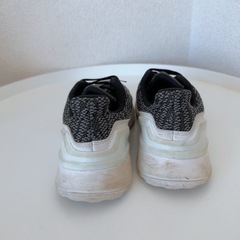 adidas18.5cmスニーカーの画像