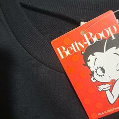 新品　ベティブーBETTYBOOP裏毛トップスM ブラックの画像