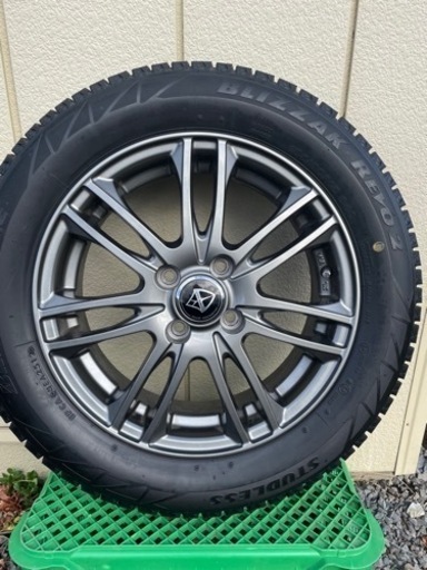 スダッドレスタイヤ　アルミホイル付き　4本