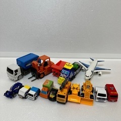 【used】車のおもちゃ　ミニカー　飛行機