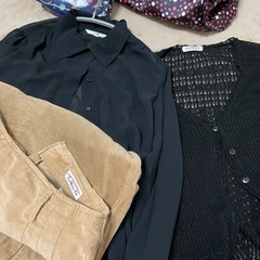 女性用　MからLの服とメーカーカバンまとめ売り引き取り可能の方