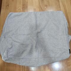 背もたれになる布団収納　クッション
