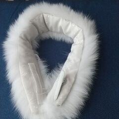 ホワイトカラー　リアルファーセットの画像