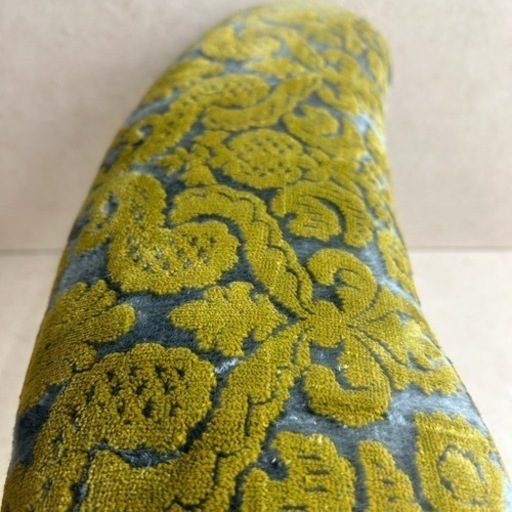 d1212501 時代漆器 蒔絵唐草紋脇息一対 殿様 肘掛け 木製 大名道具 家紋 古美術 アンティーク 骨董品 現状品 中古品