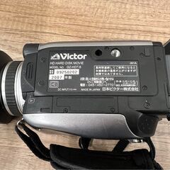 【レガストック江東店】【動作確認済み】Victor ビクター GZ-HD7-S Everio フルハイビジョン ディスクムービー HDD60GB ビデオカメラ シルバー DVDライター付属
