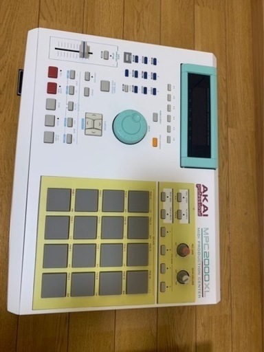 美品！　レアPOPカラー！　AKAI MPC 2000XL