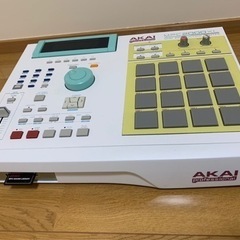 美品！　レアPOPカラー！　AKAI MPC 2000XL