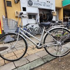 ??　ママチャリ　ＭＩＹＡＴＡ　２７インチ　３変速　自動ライト　カギ　付き　シルバー　配達可能