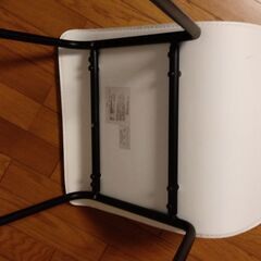 白の椅子　チェアの画像