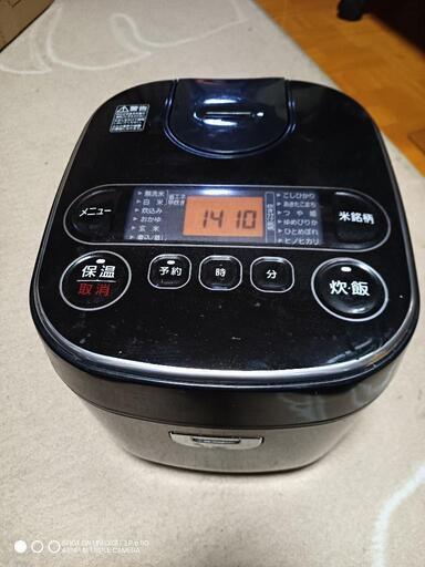 IRIS　オオヤマ　5.5合炊き炊飯器