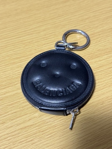 バレンシアガ レザー スマイル コインケース 小銭入れ バレンシアガ レザー スマイル コインケース 小銭入れ