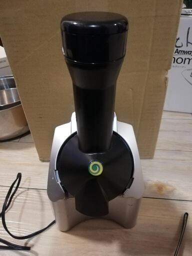 ブランド: Yonanas\n\n2.7 5つ星のうち2.7 15レビュー\n\nアイスクリームメーカー Yonanas 902アイスクリームメーカー ブラック/シルバー（並行輸入品）\n\n