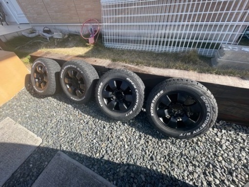 ハイエース　タイヤ&ホイール