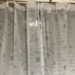 ワンピース柄レースカーテン