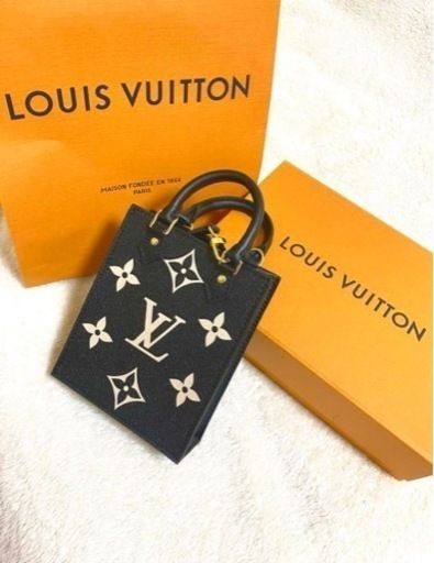 LOUIS VUITTON  ショルダーバッグ　プティットサックプラ
