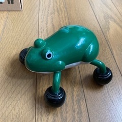 カエル　マッサージ　ぶるぶる震えます　健康器具