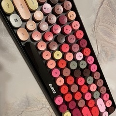 コスメみたいな可愛いキーボード💄