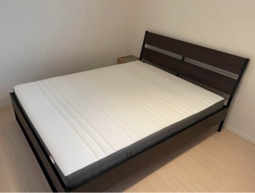 IKEA ダブルベッド