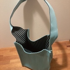 ニットバッグ　ブルーの画像