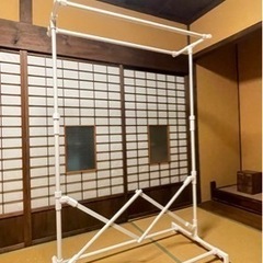 値下げしました、カインズ　折りたためるスタンド型物干しの画像