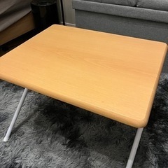 折りたたみデスクの画像