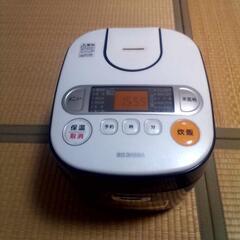 アイリスオーヤマ　5合炊き　炊飯器