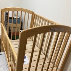 カトージのハイポジションベビーベッドの画像