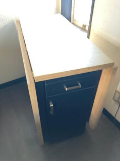 【美品】折りたたみ作業台、コンセント・マット付き