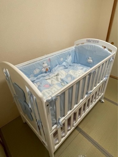 ベビーベッド
