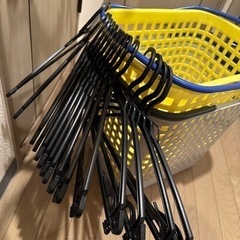 ランドリーカゴ×2 ハンガー×15 ピンチハンガー セットで！の画像