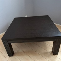 正方形のコタツテーブルの画像
