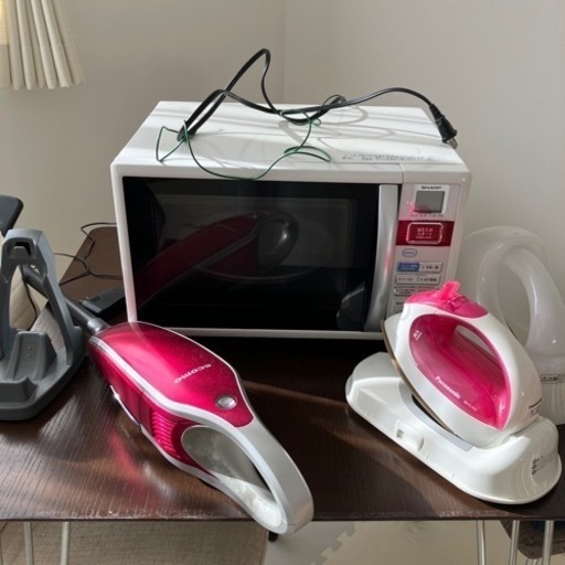 家電3点セット　電子レンジ　アイロン　掃除機.  (1月には処分します)